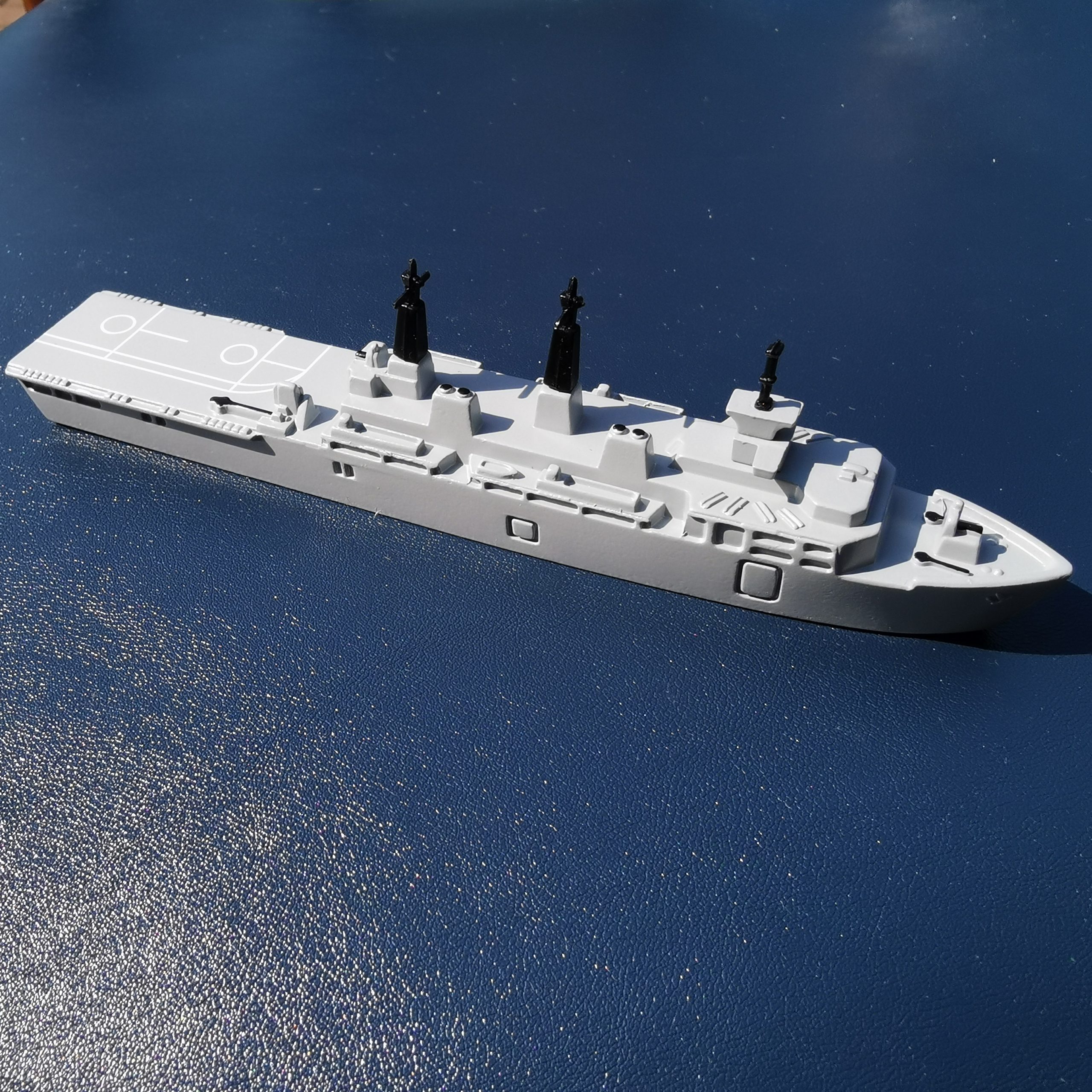 Albion 1 Brytyjski okręt desantowy typu Albion