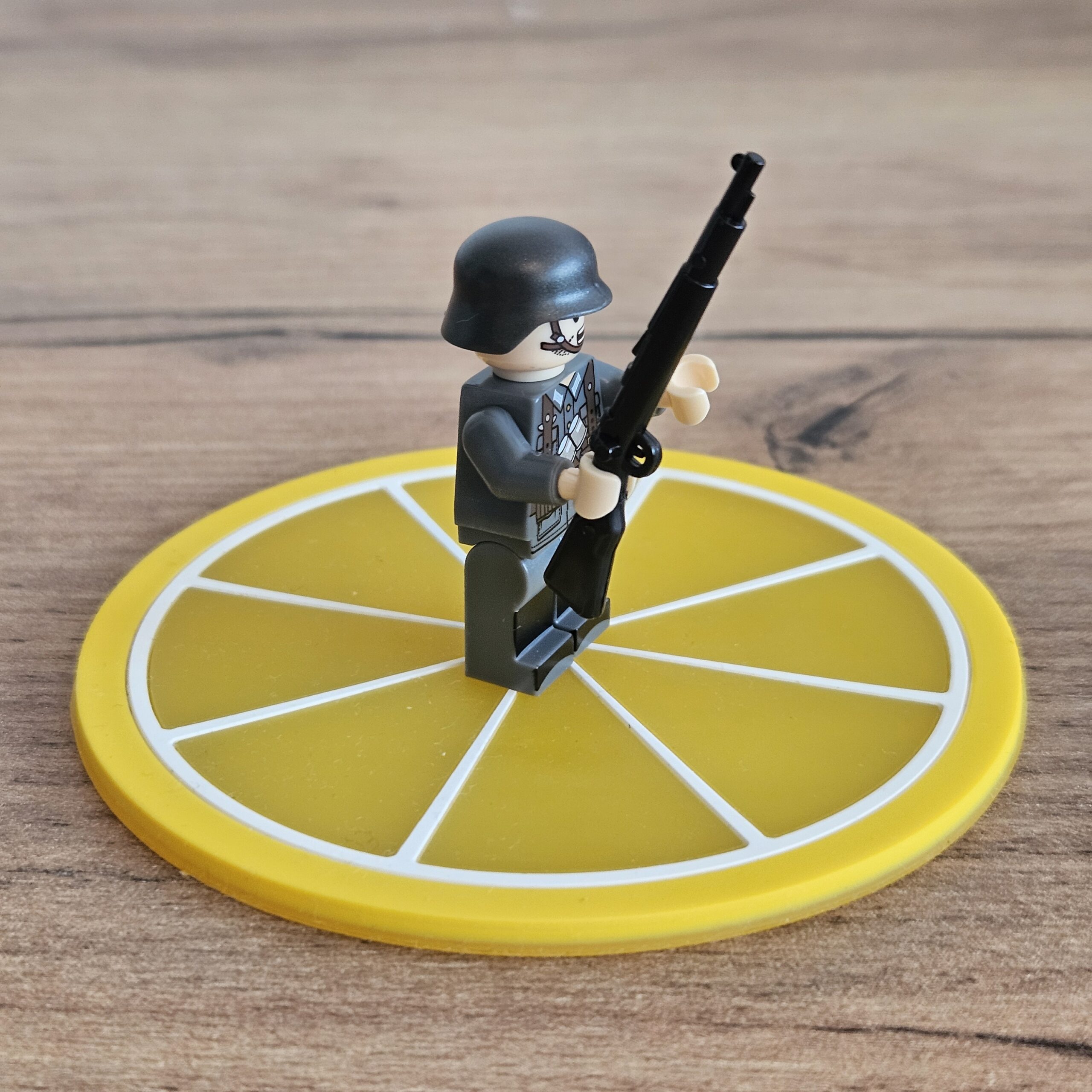 20250905_143327 minifigurka niemiez 2 wojna swiatowa